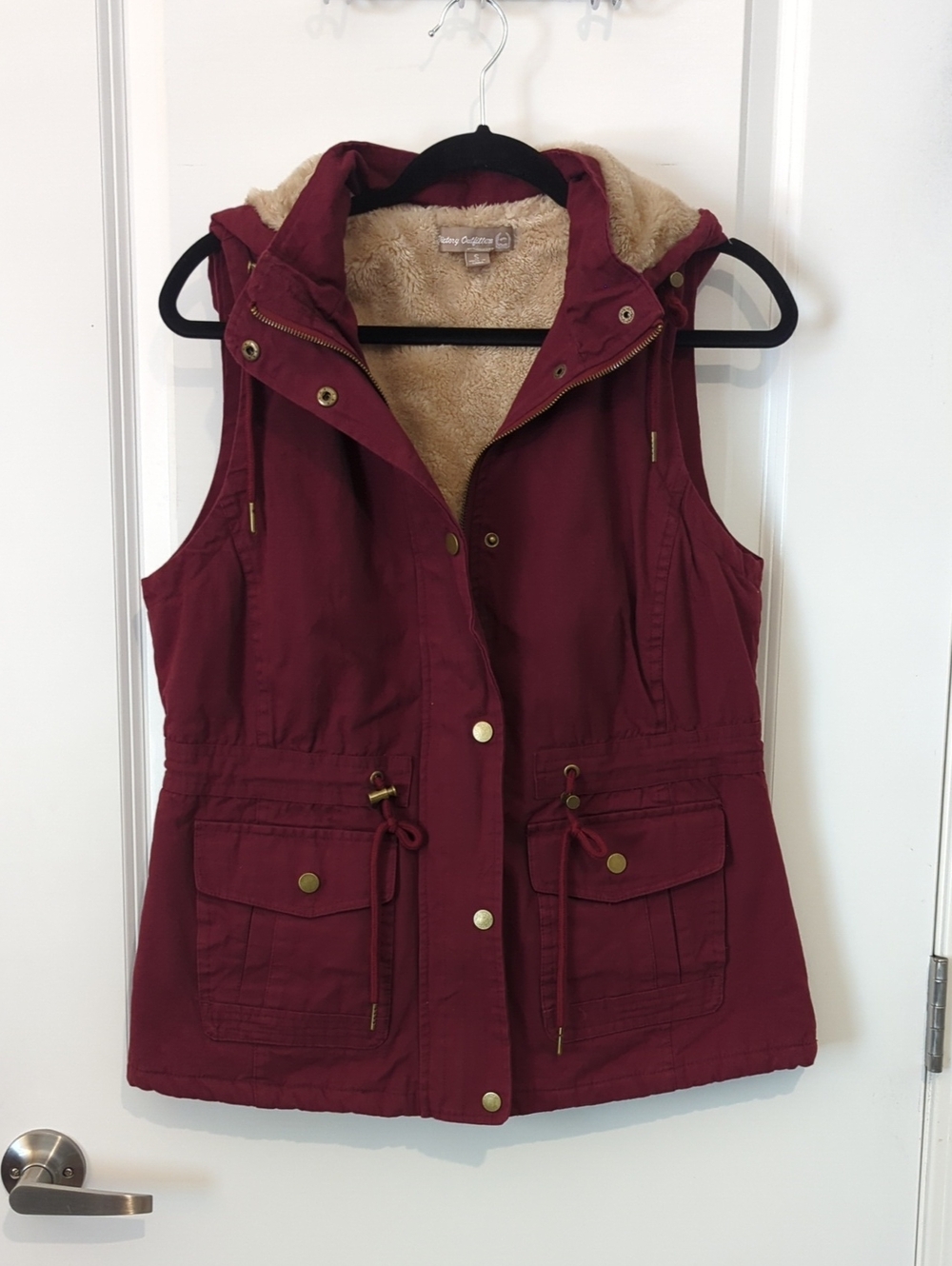 Women's Victory Outfitters Maroon Sherpa-Lined Utility Vest - Size Small